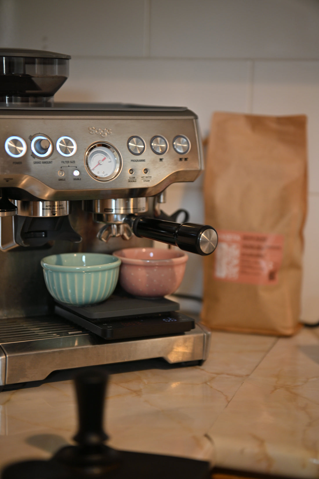 Sage Barista Express Review 2 Anos Depois, ainda vale a pena em 2026?